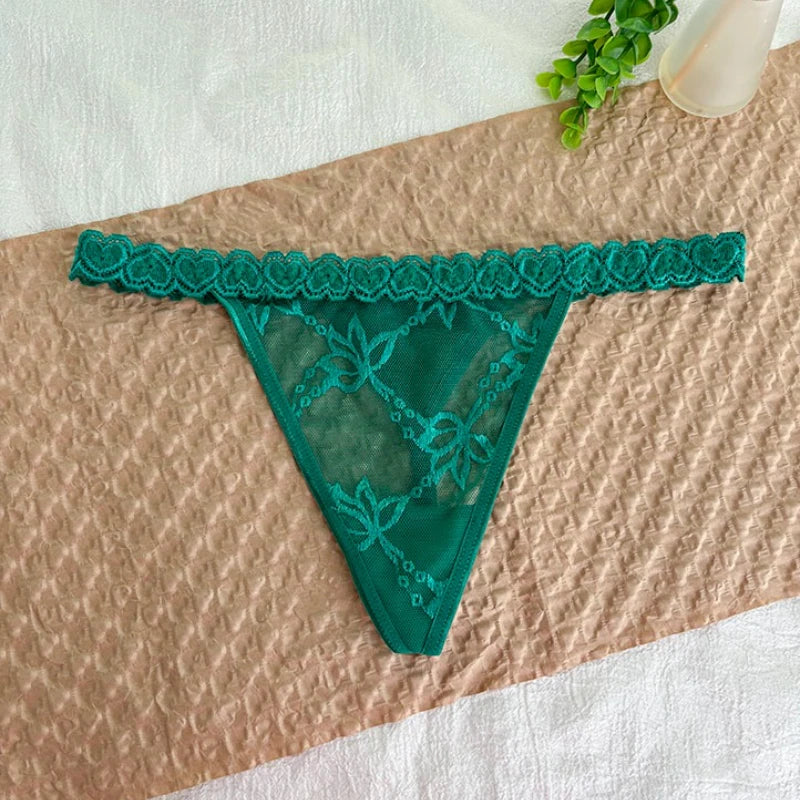 String dentelle taille basse 2025