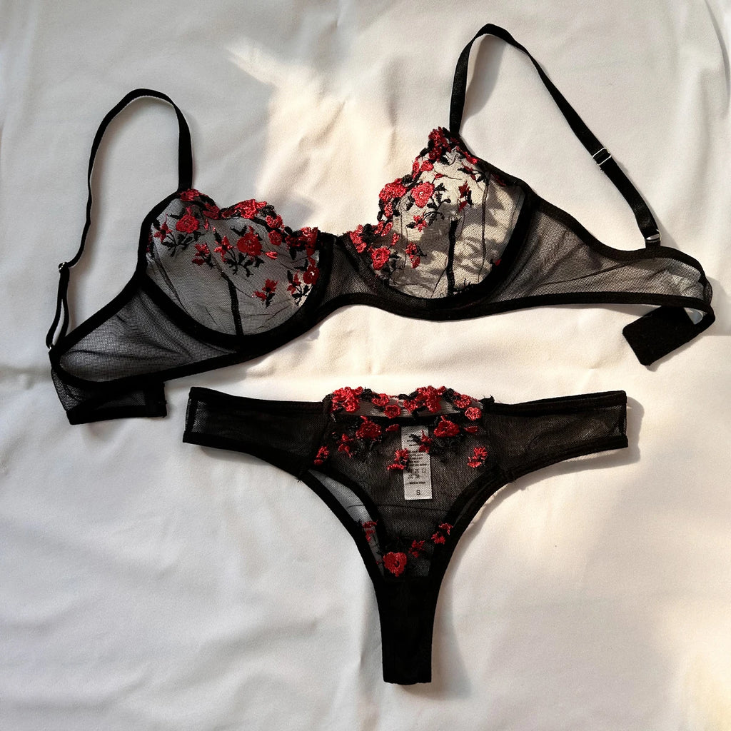 Sous-vêtements transparent floral